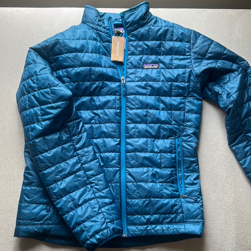 Men’s Patagonia blue nano puff jacket Medium